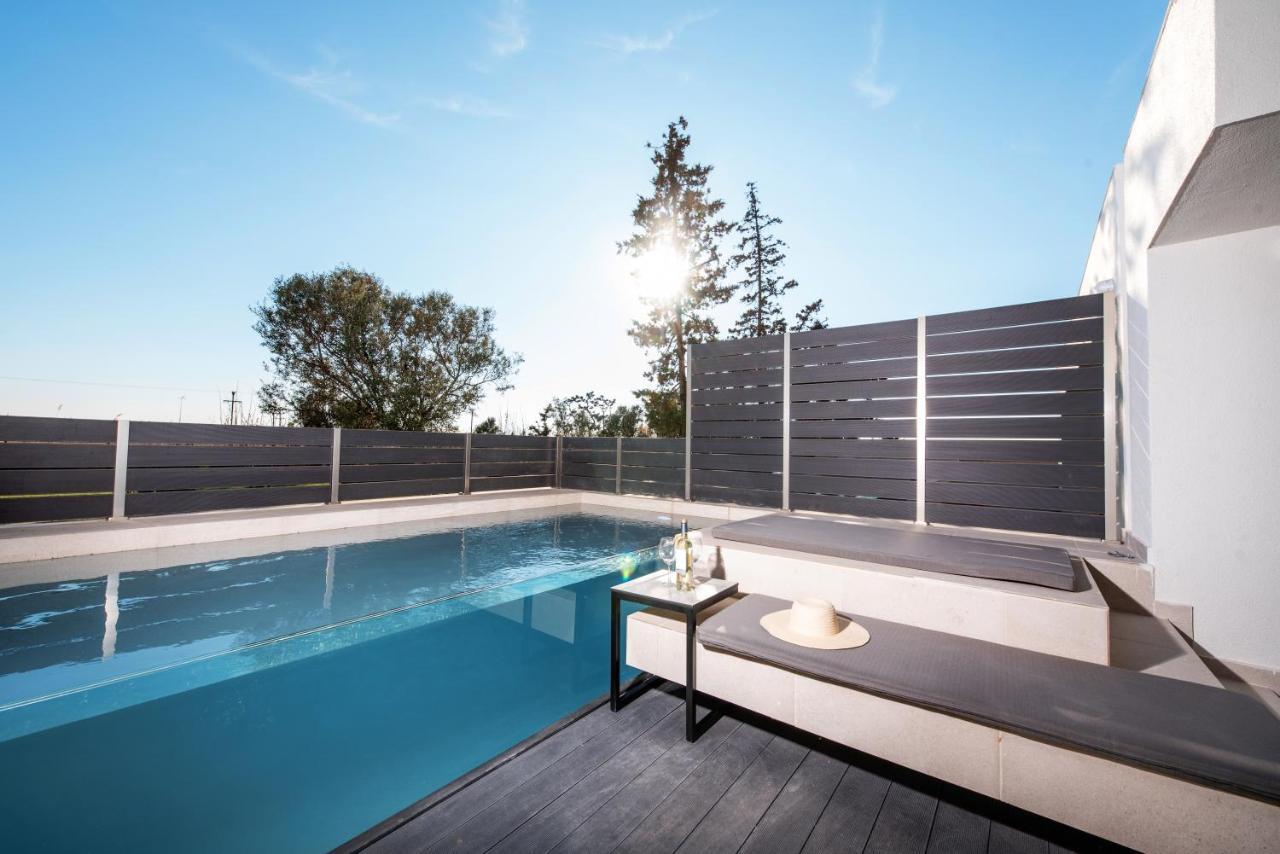 Serene Seafront Villas Неа-Ираклия Экстерьер фото