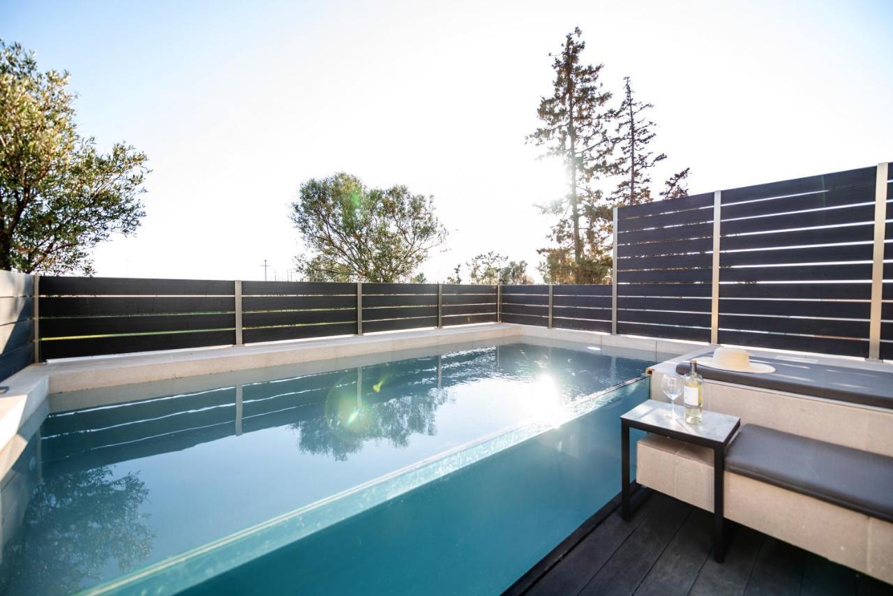 Serene Seafront Villas Неа-Ираклия Экстерьер фото