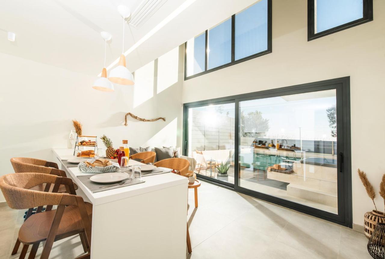 Serene Seafront Villas Неа-Ираклия Экстерьер фото