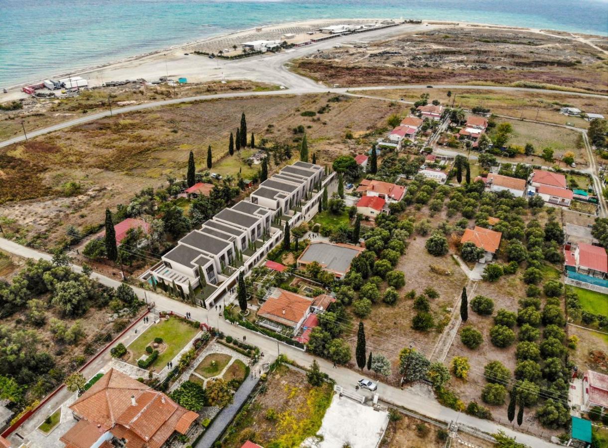 Serene Seafront Villas Неа-Ираклия Экстерьер фото